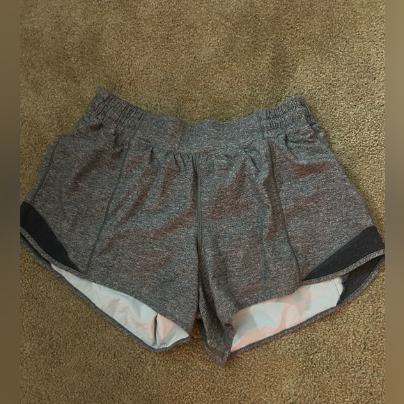 Lululemon Hotty-Hot 2.5” shorts - Picture 2 of 2